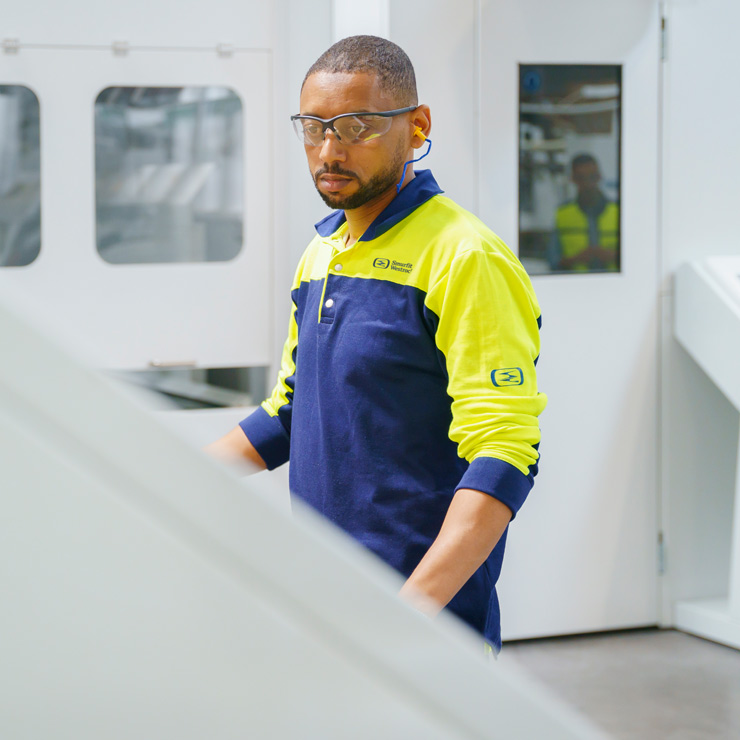 Smurfit Westrock Employee operating machinery
